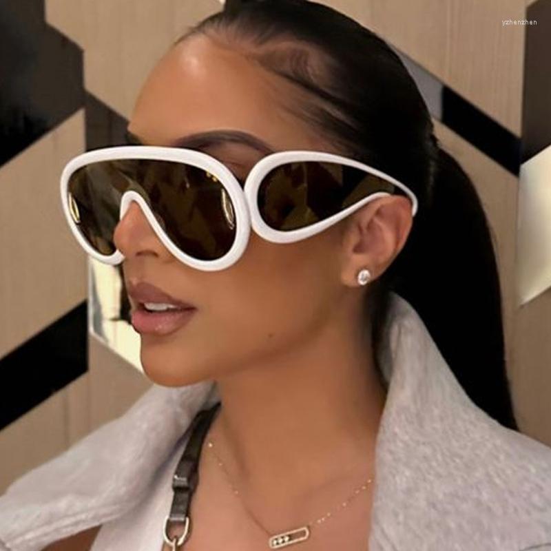 

Sunglasses Y2k Punk Goggle Women Men One-Piece Sports Sun Glasses Female Oversized Oval Shades Eyewear UV400