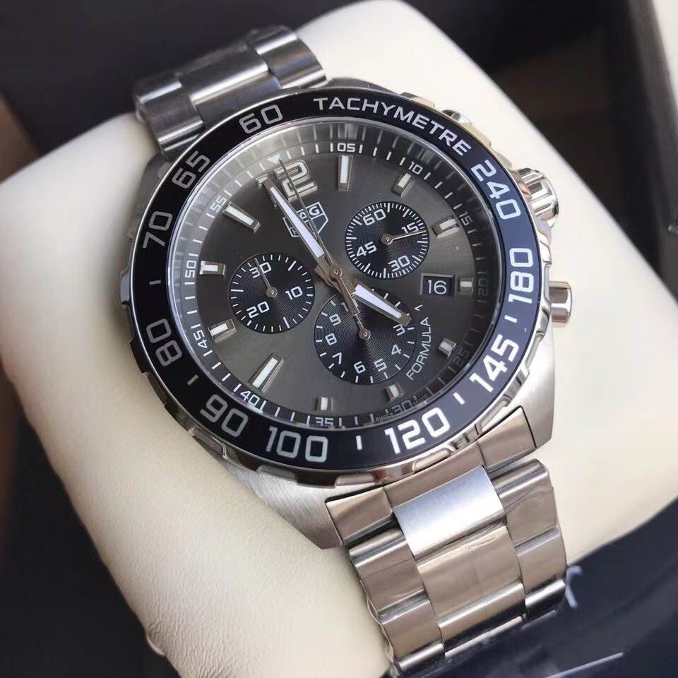 

Factory orologio Mens Designer Watches Chronograph tag heuerity Quartz Movement Watches montre de luxe SS Fashion Wristwatch Relogio Masculino Male Clock
