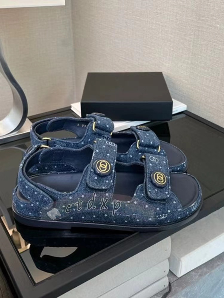 

Luxury Designer Women Sandals Designer casual slippers new outer wear printed buckle flat sandals indoor and outdoor shoes 2023C Blue denim sandals