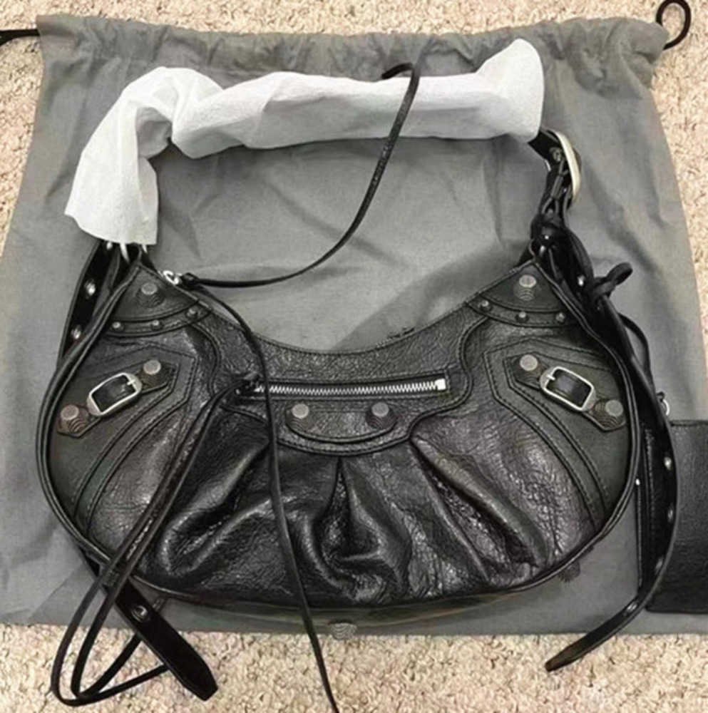 

Designer motorcycle half moon LE CAGOLE tote bag Luxury mens women's with coin purse pochette embossed handbags brand Vintage High quality women's bag, White