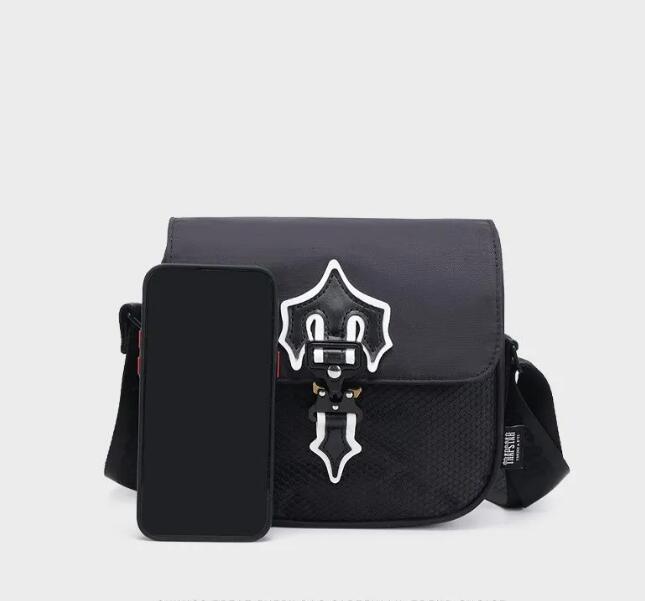 

Mens Designer Trapstar postman Trapstars Bag Womens Luxury IRONGATE COBRA T Messenger Crossbody handbag clutch European and American fashion hip hop Shoulder Bags, Black