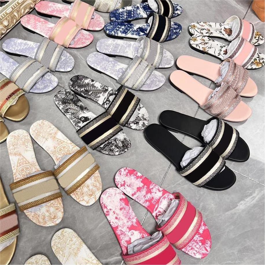 

Designer Sandals Paris Embroidered Dazzle Womans Slipper Girls Sandal Ladies Slippers Summer Beach Striped Rainbow Letters Stripe 35-42 with box, Color 13