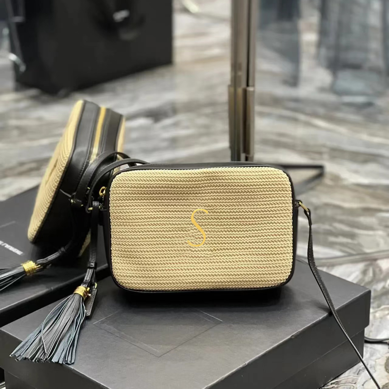 

Raffias lou Cross Body Womens men Shopping pochette Clutch bag gym Totes envelope handbag luxurys Designer Stuff Sacks camera Organizer straw classic Shoulder Bags, Black gold