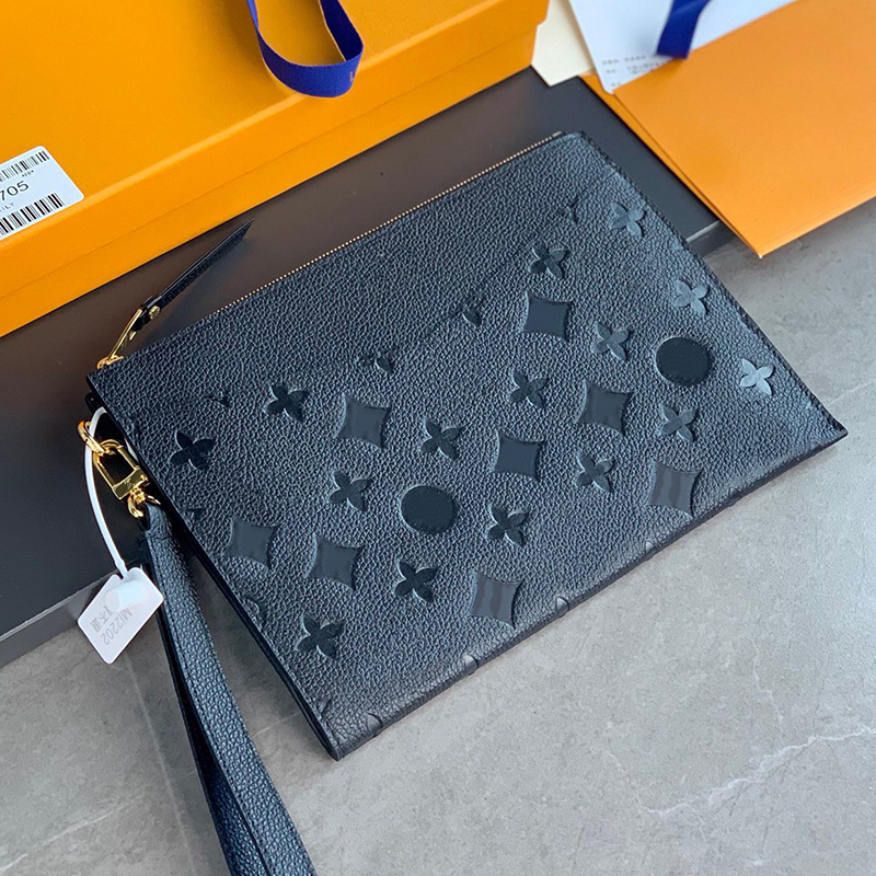 

leather Daily Pouch designer clutch bag luxury purse men women wallet M62937