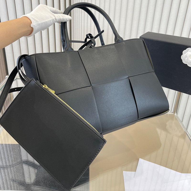 

Designer Tote Bags Shoulder Bag Famous fashion Practical Shoulder Handbag Women Shoulder bag Purse Crossbody Casual Square soft leather high quality gift, Red