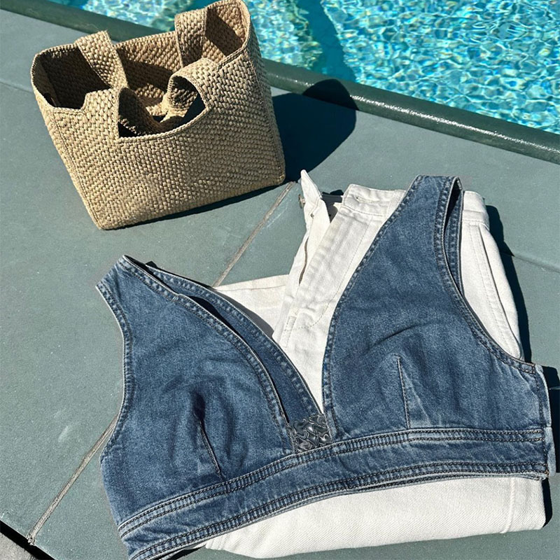 

Designer 2023 Summer Women's Blue Denim Metal Tanks Fashion Sexy Straps Crop Tops Sleeveless Lady Casual Patchwork Bra Crop Street Wear