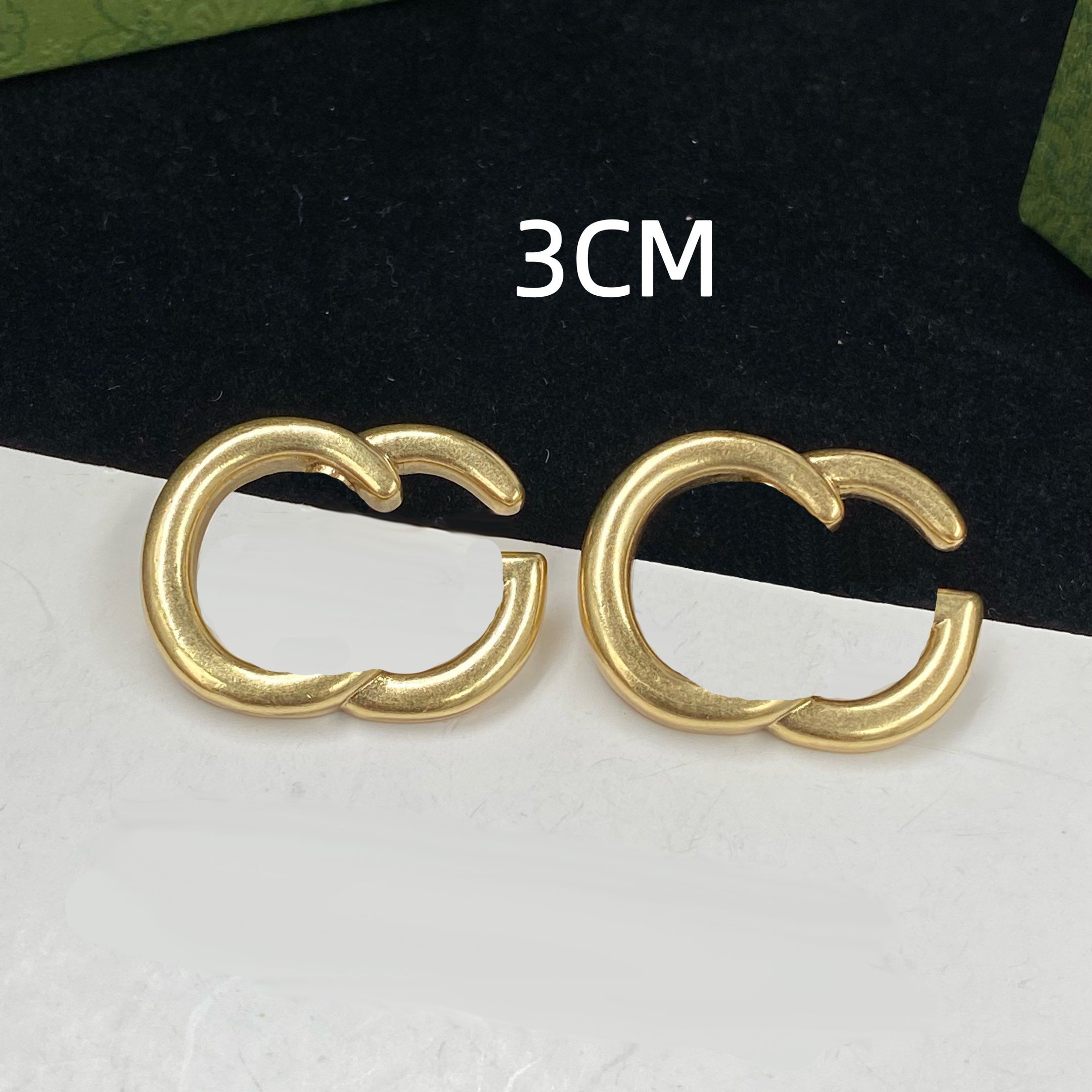 

Designer Earring Letter V Logo Stud Earing Luxury Women Fashion Hoop Jewelry Metal Earring