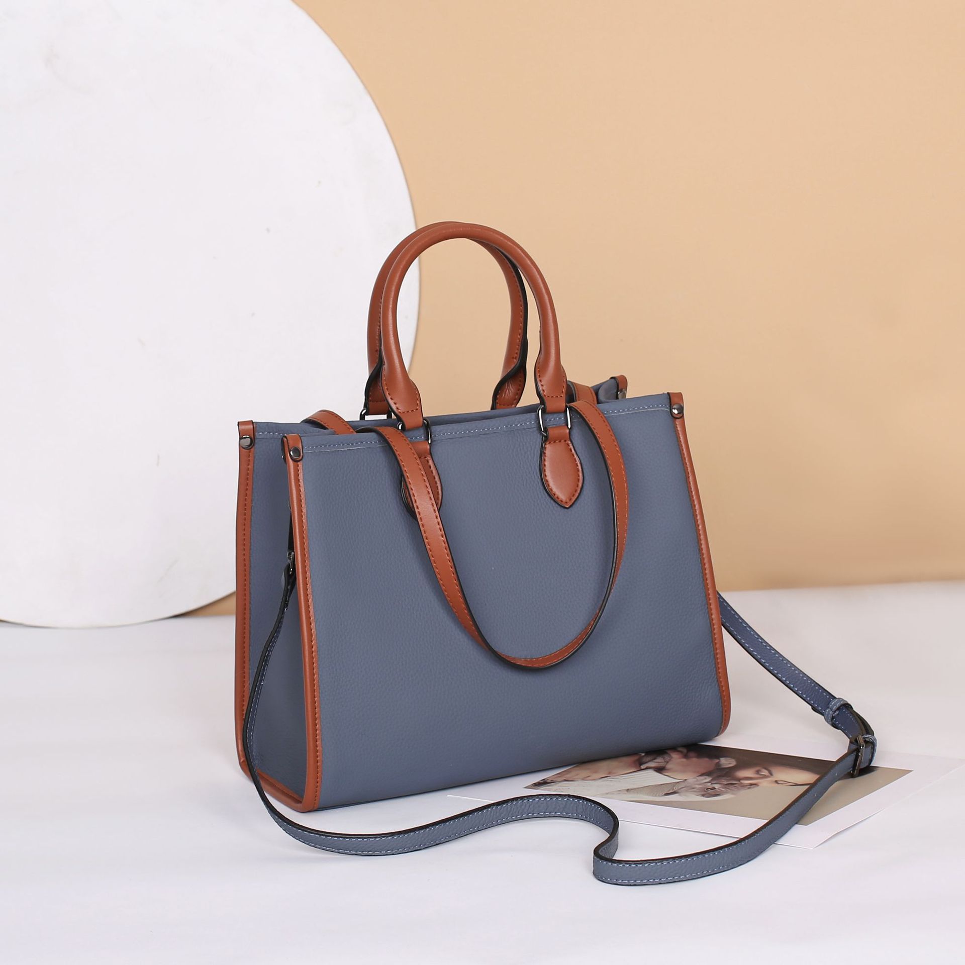 

Designer luxury women shoulder bag leather retro versatile commuter crossbody bags handbag fashion multi compartment large capacity, Black