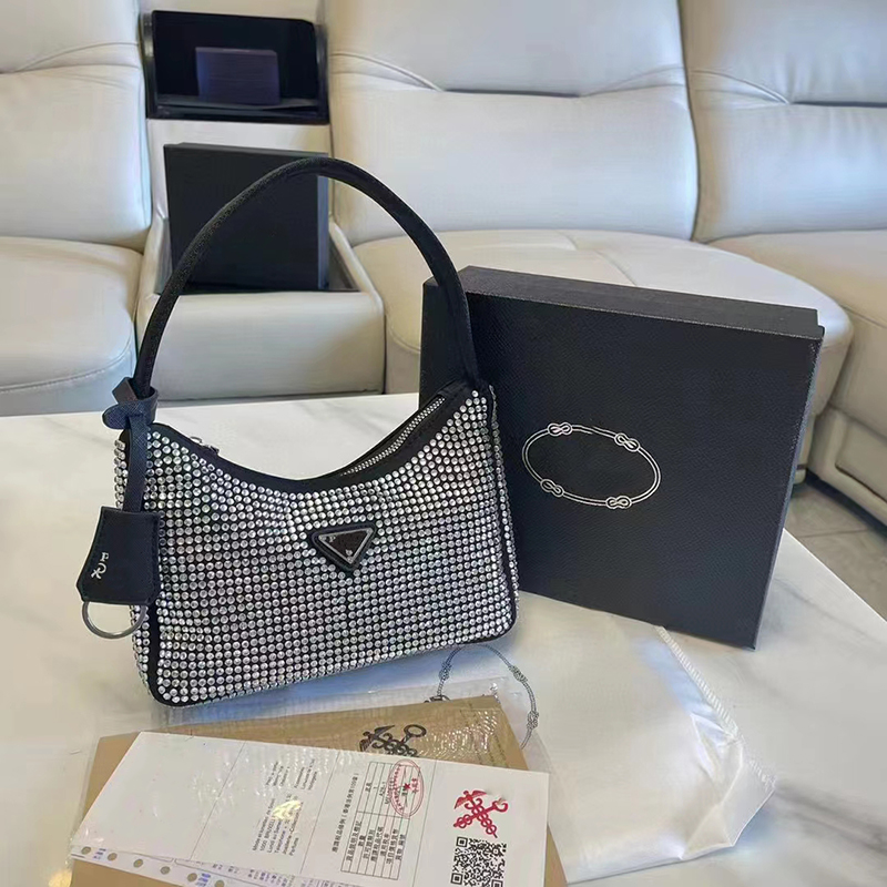 

Bag designer bag luxury crossbody bag with diamond design Shoulder bag handbag temperament versatile with gift box set Fashion casual style very good, Black+white
