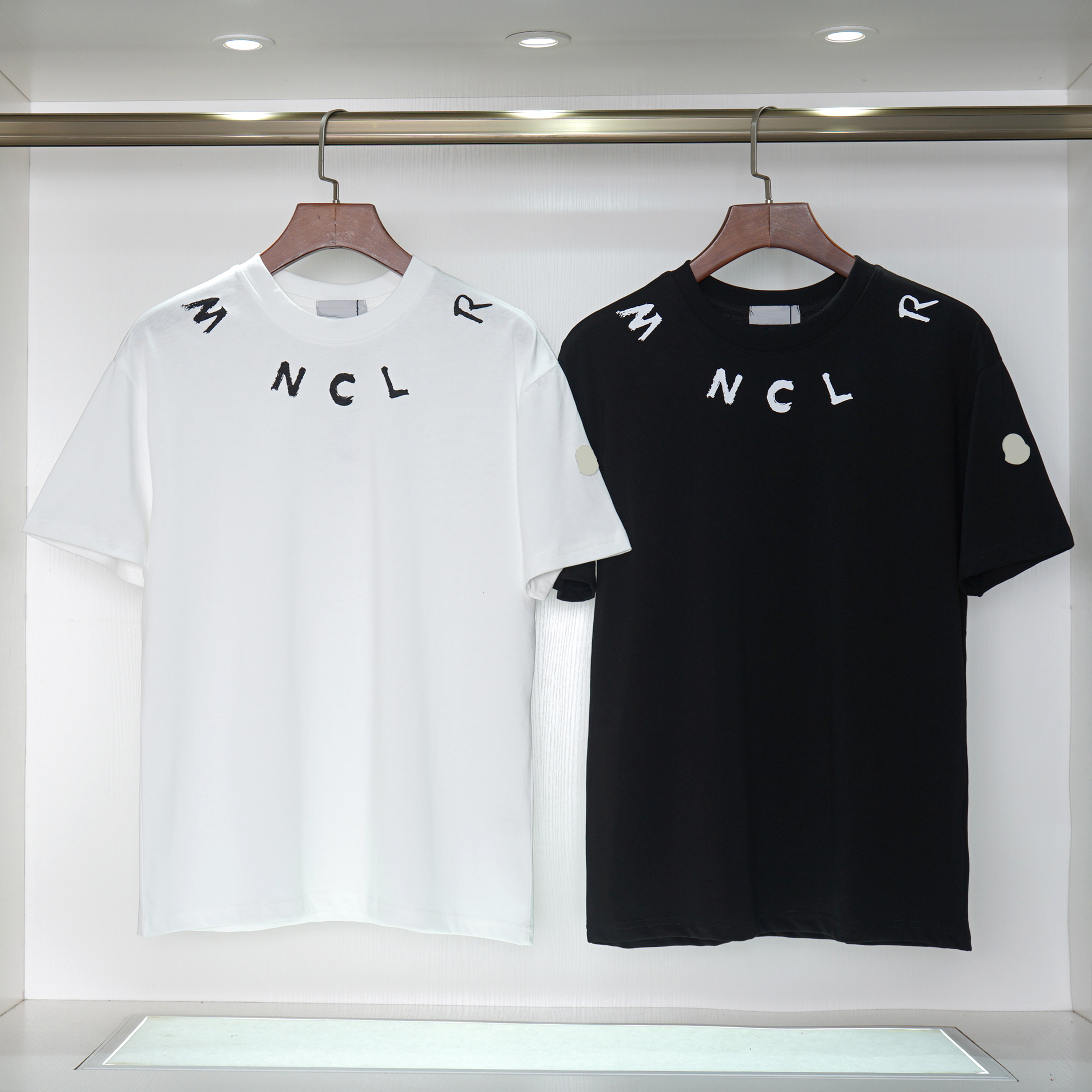 

Men's Designer T shirt Fashion Couple T Shirts Classic Crew Neck Casual Shirt clothing Luxury Short Sleeve Tshirts Summer Cotton Sports monclair Tops Tees