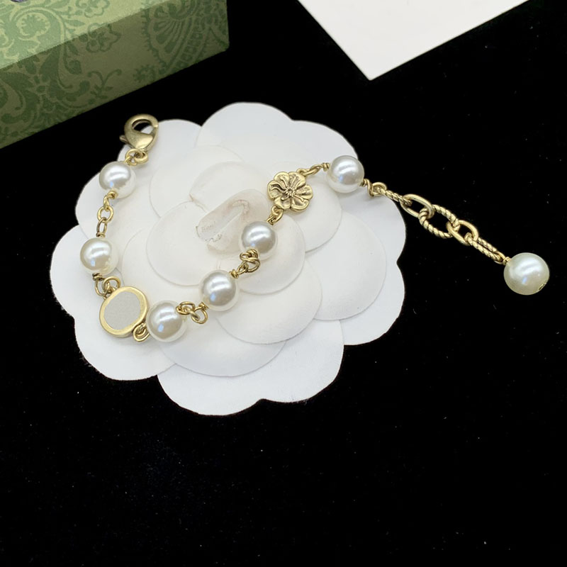 

Women Charm Bracelets Pearl Chain Bracelet Luxury Designer Gold Jewelry Cuff Classic Bangle Diamond Beaded Charm Jewlery Wedding 236132C