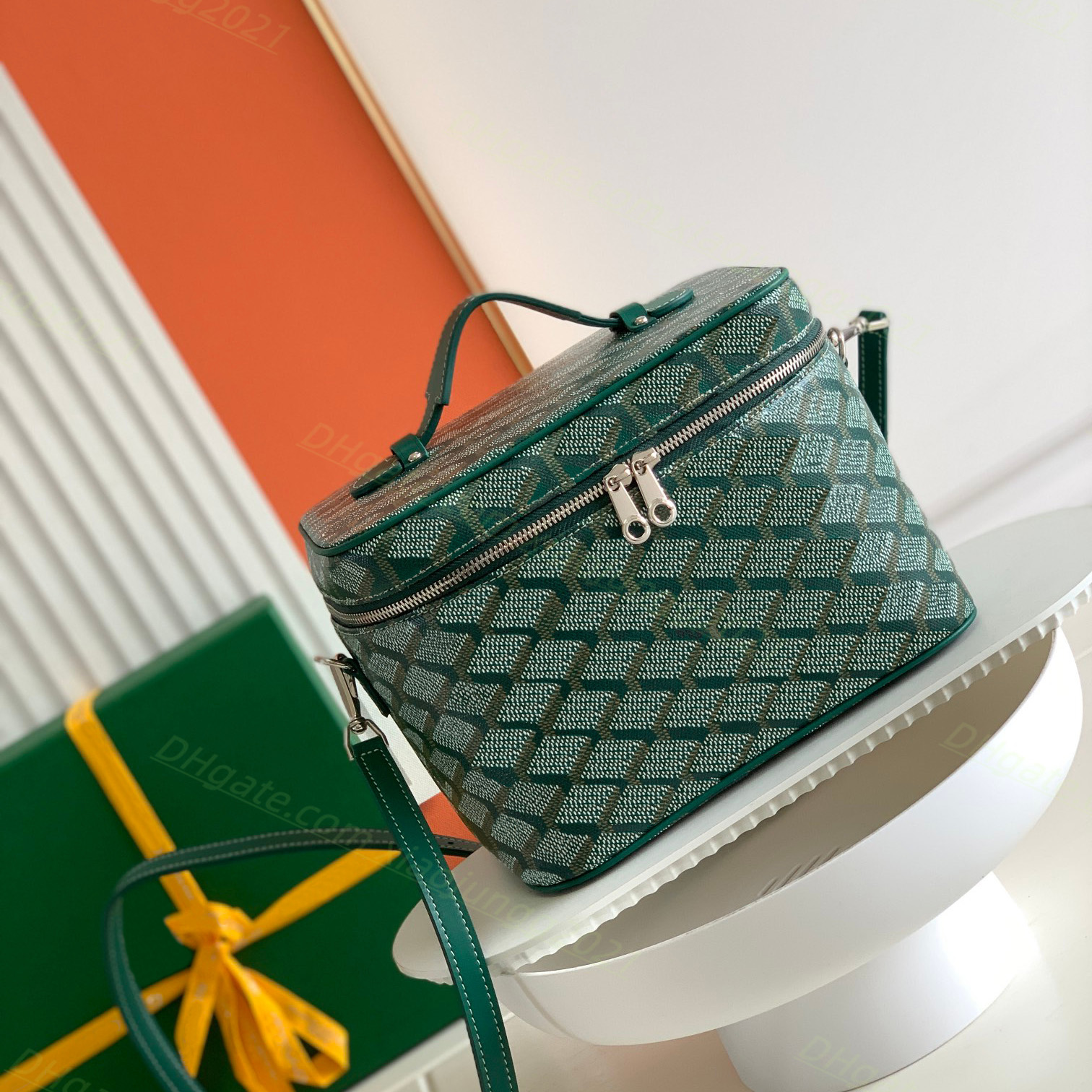

Designer Sliding elastic fixed strap Crossbody Box Bag Luxurys Cosmetic Bags Micro Zipper calfskin Shoulderbag Women Fashion Diamond Lattice Totes, White