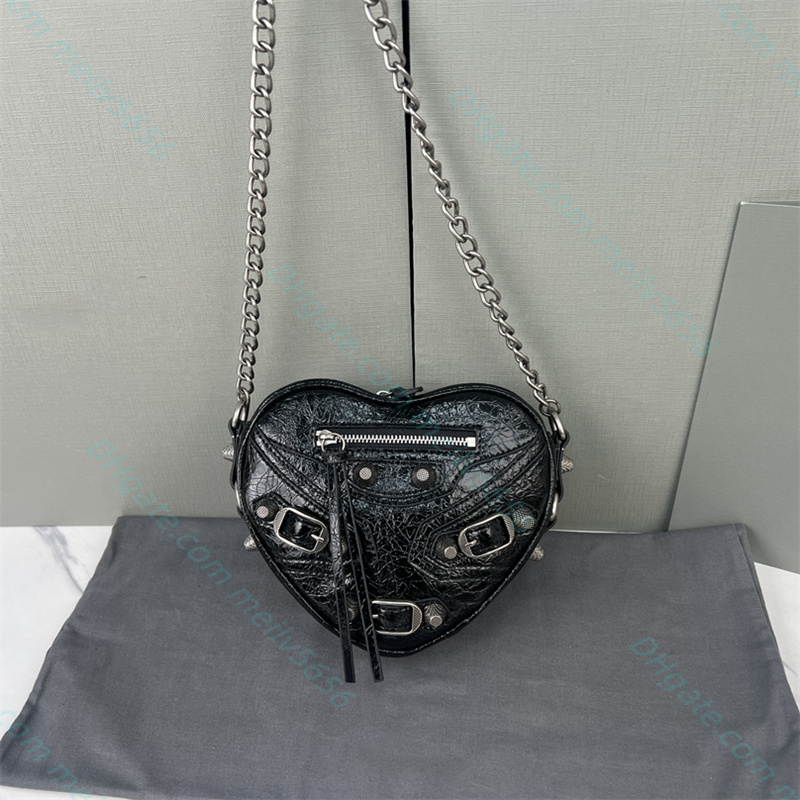 

Luxury designer mini Heart Bags Fashion Solid color leather Shoulders bag handbags Chain shoulder Cross body bags Locomotive rivet Evening Bags Cosmetic Bags totes, Pink