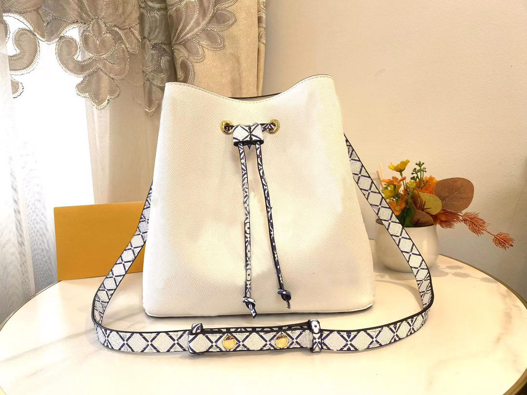 

luxurys designers lady NEONOE Bucket bags Saddle Handbags flower Purses Women Tote Brand Letter Genuine Leather Shoulder crossbody bag Multi Pochette M46472, Blue flower white