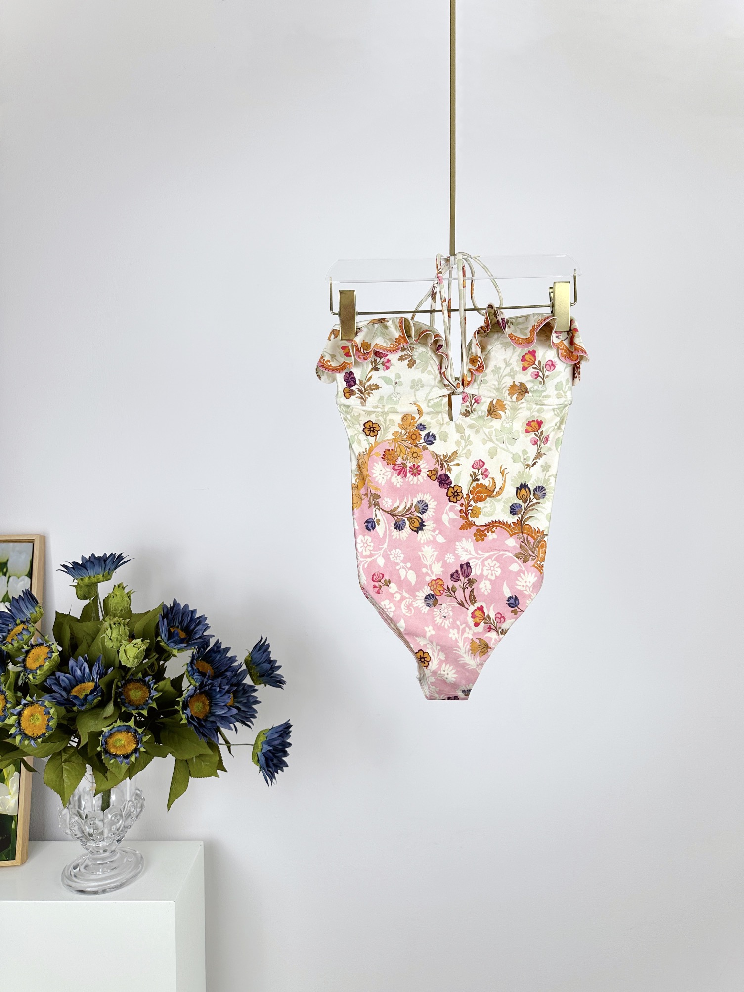 

Women' Swimwear Australian designer swimsuit Spring/Summer 2023 new flounce trim steel ring Qin cup neck neck One-piece swimsuit, Multi