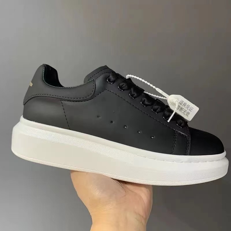 

High fashion designer, high quality vv Shoes
