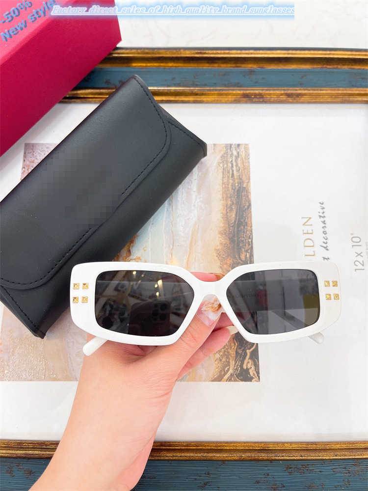

Luxury Brands Design Sunglasses 2023 New Sunglass Female Rivet the Same of Ins Blogger