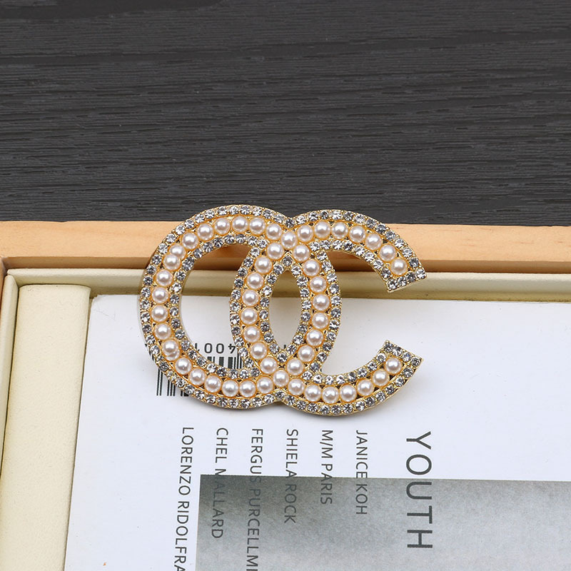 

20 Style Luxury Designer High Quality 18K Gold Plated Brooches for Mens Womens Fashion Brooch Suit Jewelry Accessories