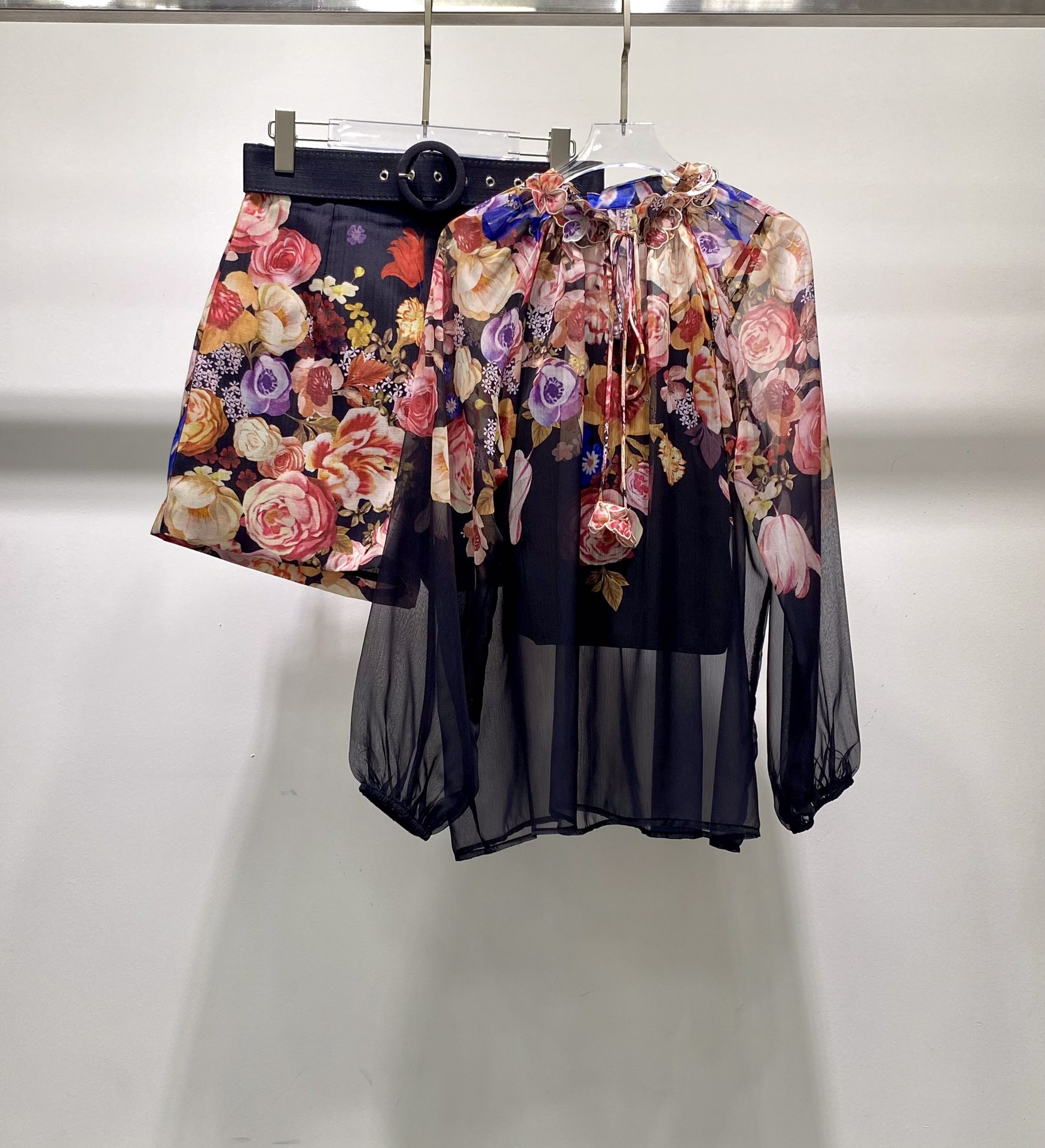 Robe deux pièces 2023 nouvel ensemble romantique et élégant conçu par des designers australiens