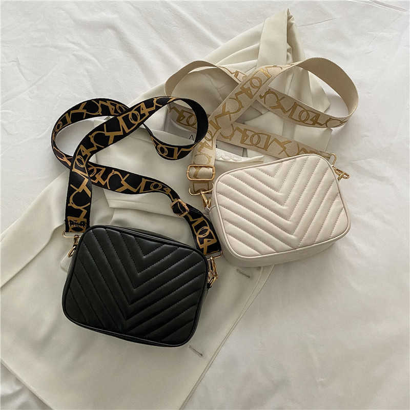 

Bag Women's small square bag 2022 autumn and winter new fashion V-shaped embroidered single shoulder bag Women's fashion wide shoulder belt messenger bag, Black5