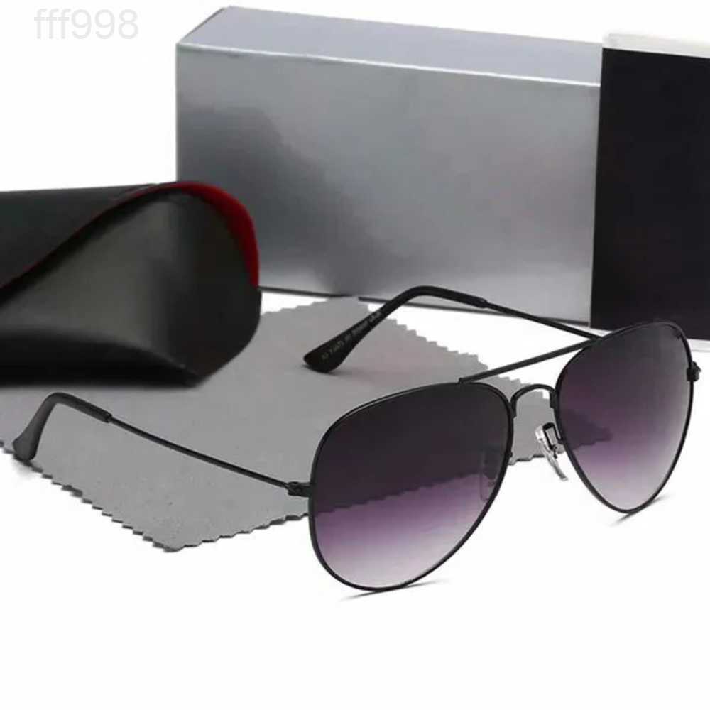 

Polaroid Luxurys Designer Polarized Sunglasses Men s Women Frame Pilot Sunglasses UV400 Eyewear sun Glasses Lens With box D3025 XC2G QPOR