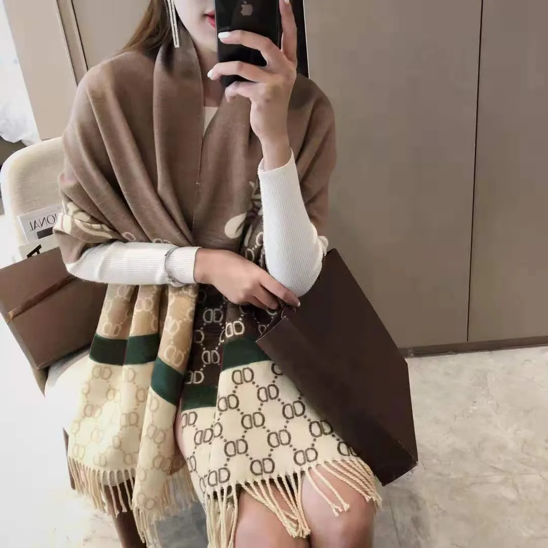 

Autumn and Winter Warm Cashmere Letter Scarf Designer Scarf High end Soft Fashion Men's and Women's Luxury Shawl Large Size Scarf