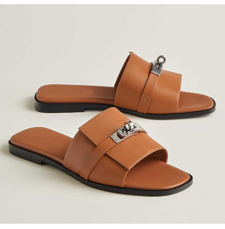 

Summer Luxury Giulia Sandals Shoes Calfskin Leather Women Slippers Slip On Beach Slide Flats Palladium-plated Kelly Buckle Flip Flops Sandalias