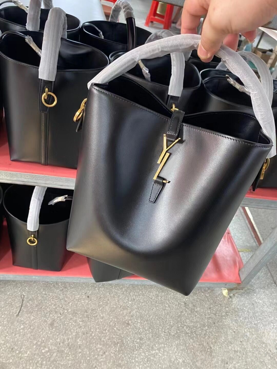 

Womens Handbags LOULOU puffer Ladies Casual Tote PU Leather Fashion Shoulder Bags Female Purse Designer Luxury Handbages Purses, Red