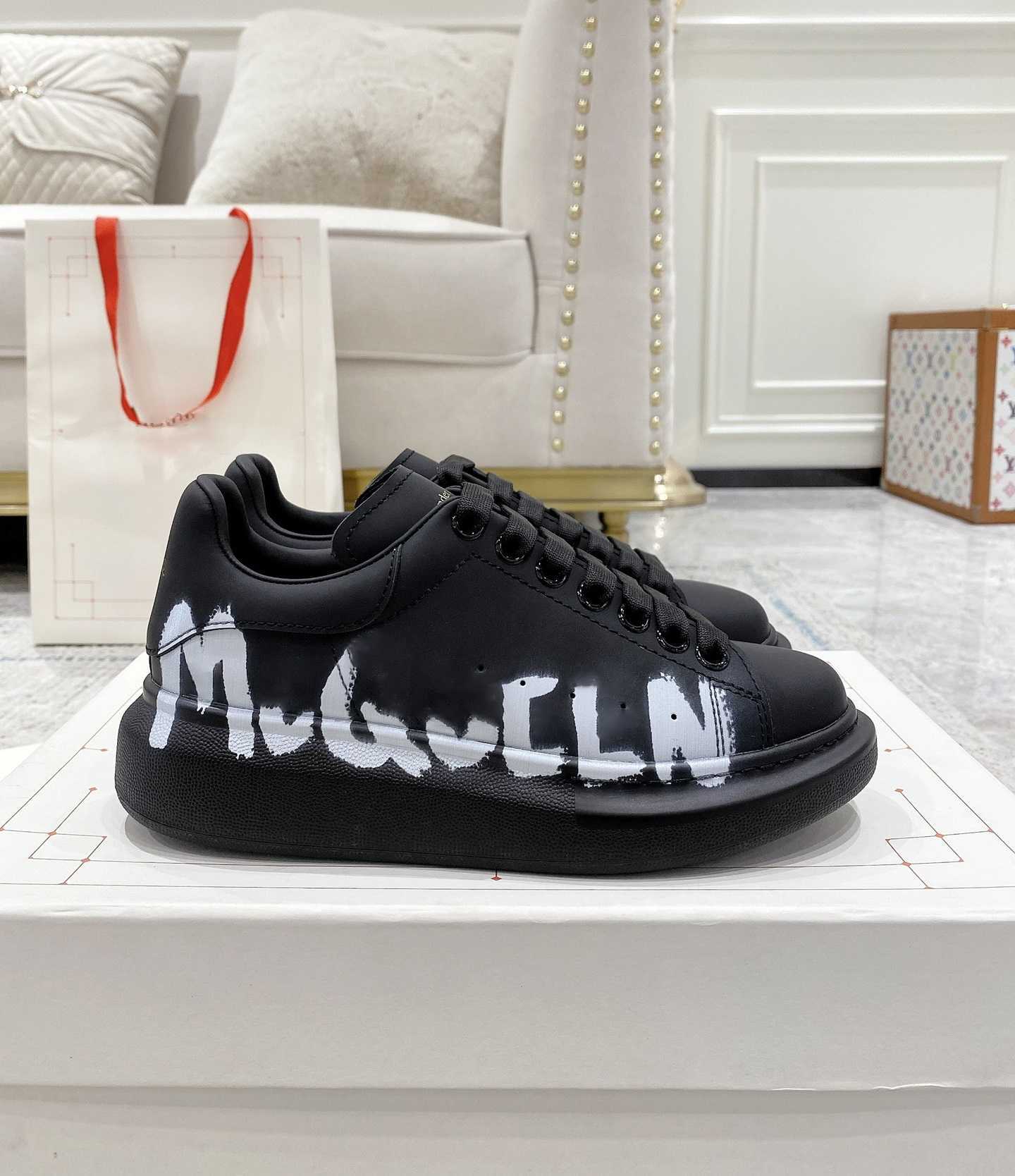 

Mens Casual Shoes Boots Womens Graffiti Oversized Sneakers alexander mcqueen mc queens Espadrilles Luxurys Designers Trainers Flats Platform White 3D, Black