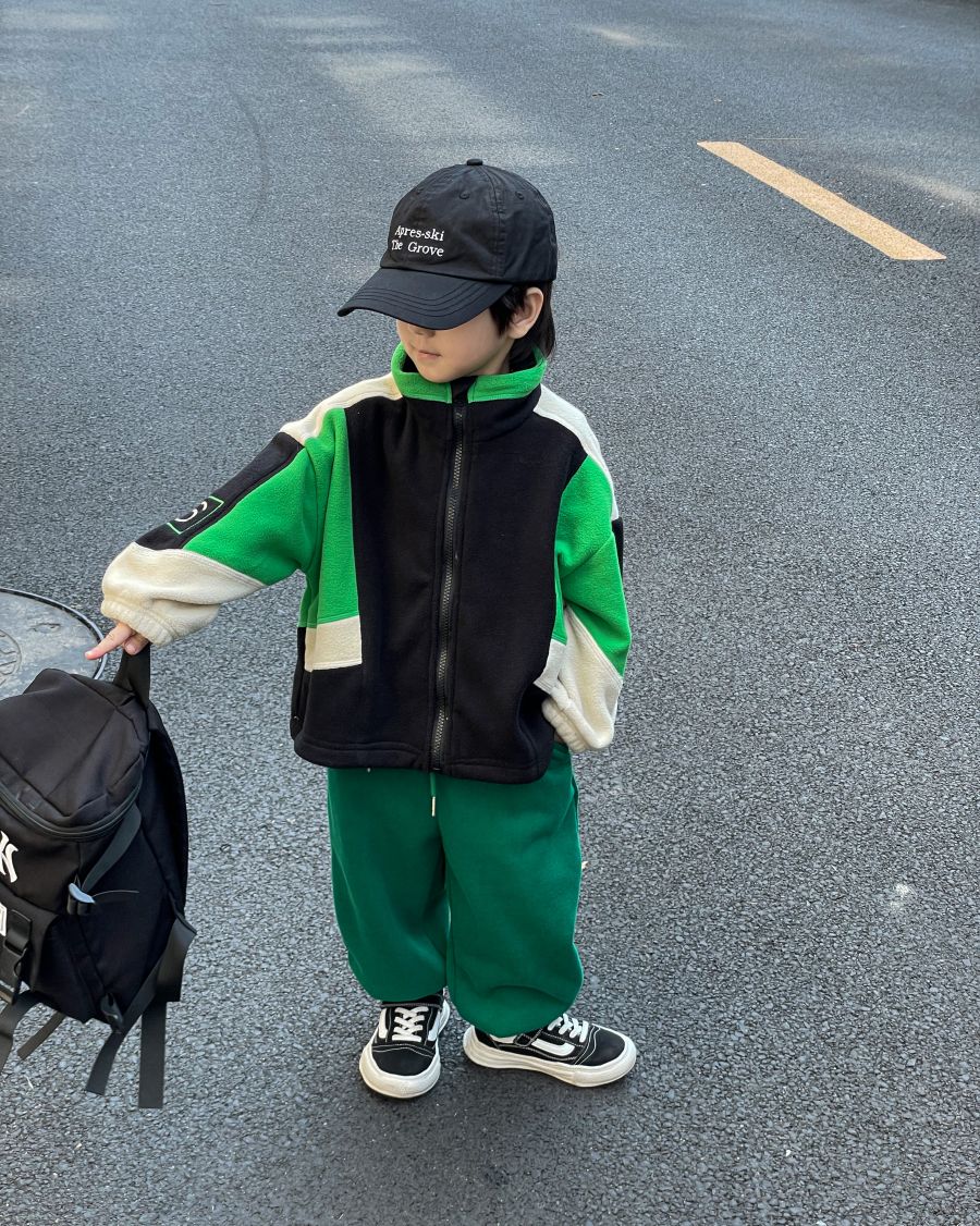 

Children's outerwear with plush and thickened winter style boy's clothing color matching design Loose fitting youth top for warmth British style baby 2 to 14 years old, Black