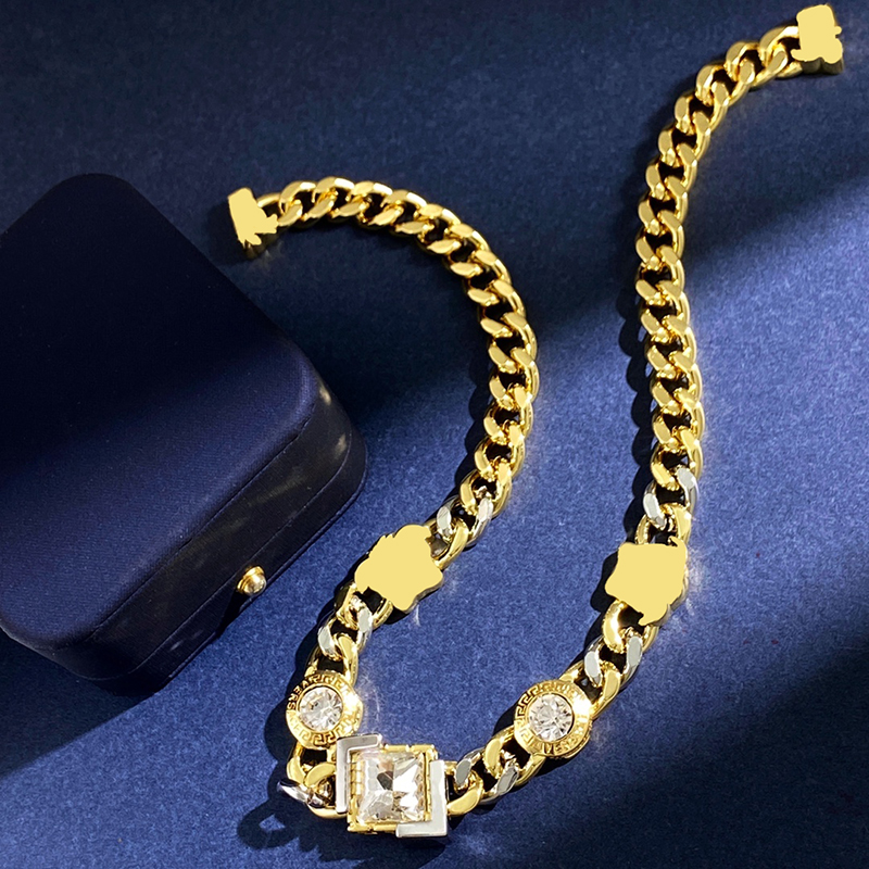 

Women Designer Bracelet Necklace Jewelry Diamonds Love Bracelets Fashion Luxury Gold Chain Link Pendent F Necklaces for Men Wedding Armband 236191D, Golden