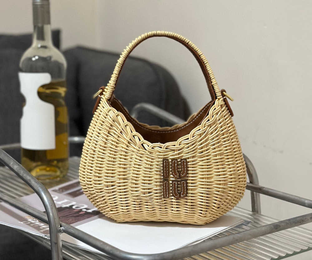 

womens new 2023 miu bag MIU Vegetable Basket womens Tote bags fashion brand Handbag Large Capacity Women's Leather Designer Bag, Black