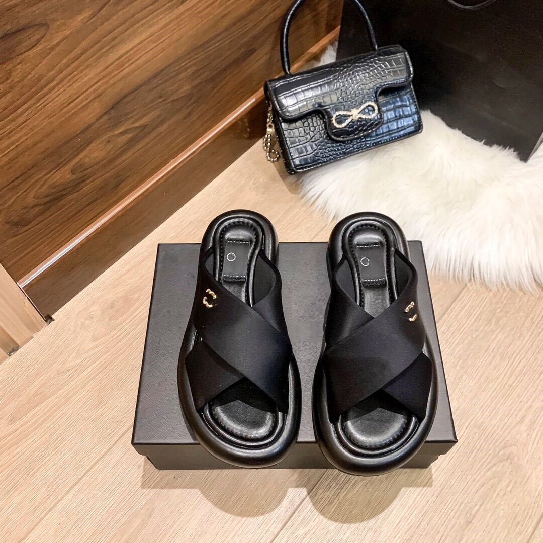 

2023 Paris Men Women Summer Sandal c Shoes Luxury Designer Flip Flops Brands Letter Genuine leather Beach Flat Casual Slippers channel slide camellia, High quality cc2