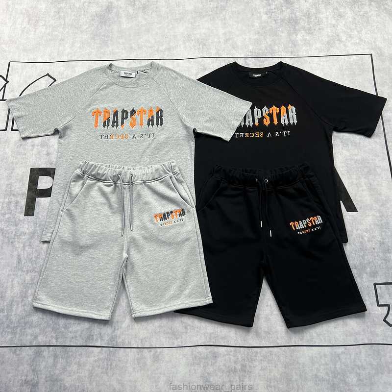 

Designer Fashion Clothing Tees Tsihrts Shirts Pika Trapstar Orange Embroidered Short Sleeves Rock Hip hop Cotton Streetwear Tops, Black