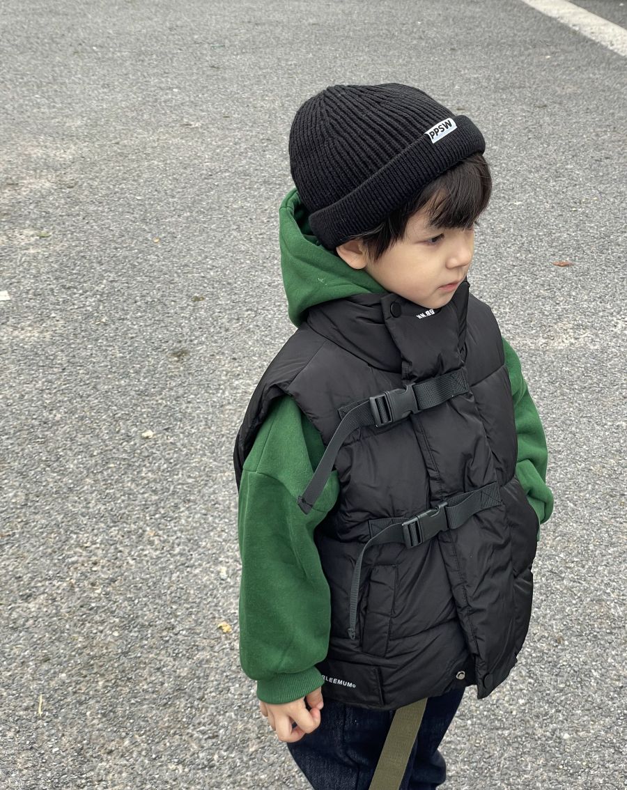 

Children's winter vest thickened and warm, pure black top for men and young people, 100% cotton filled, high-quality baby casual wear, Korean style suitable for ages 2 to 14