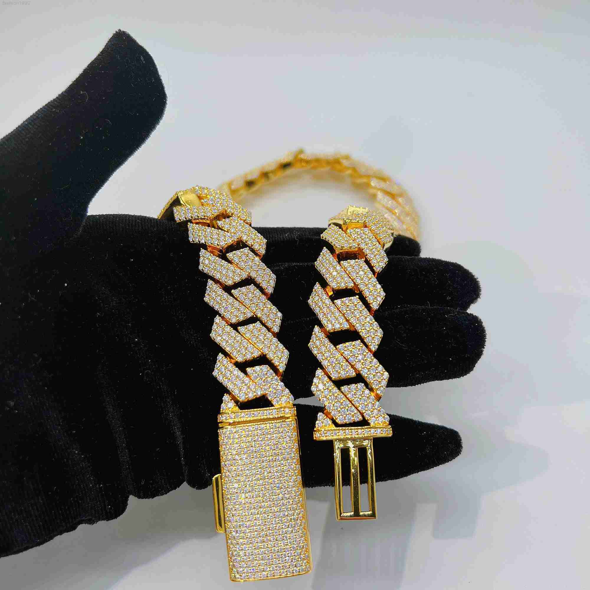 

Pass Diamond Tester 925 Sterling Silver 20mm 20" 18k Gold Plated Hand Setting Moissanite Hip Hop Jewelry Cuban Link Chain