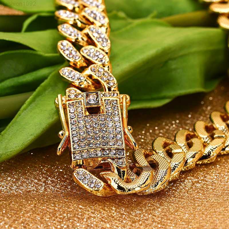 

Starsgem Synthetic Moissanite Sterling Silver Cuban Link Chain