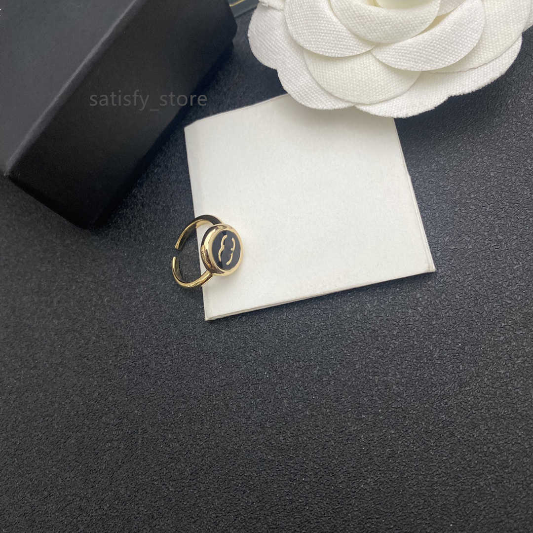 

Never Fade Brand Letter Ring Gold Plated Brass Copper Band Rings Open Adjustable Fashion Designer Luxury Womens Wedding Ring Jewelry Gifts