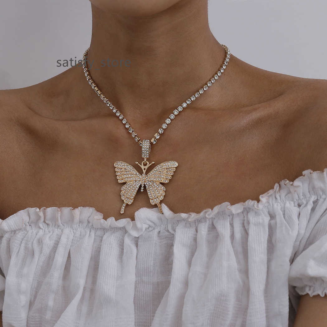 

3 Color Bright Full Rhinestone Butterfly-shaped Pendant Necklace Fashion Charm Jewelry for Women