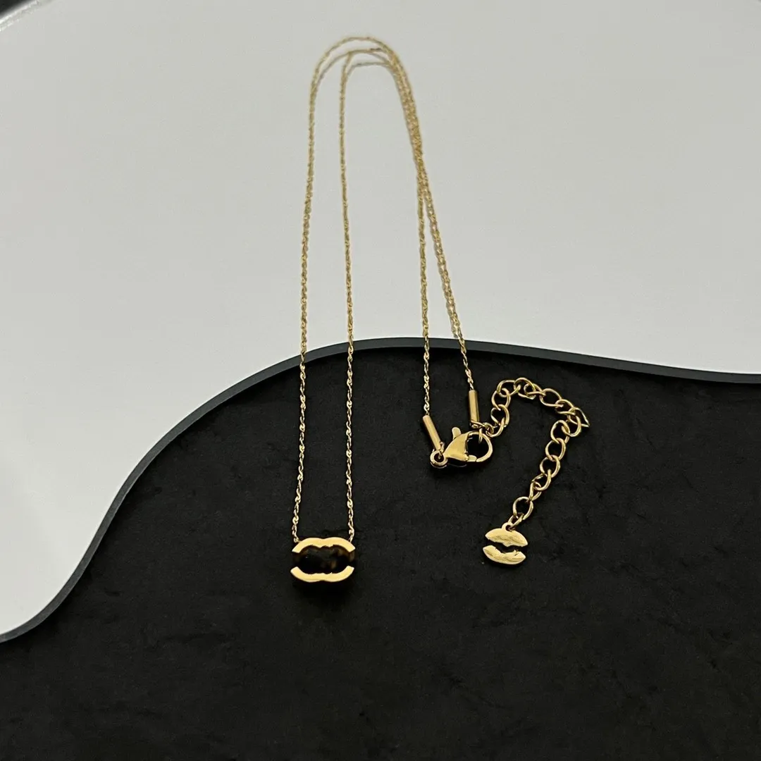 

20 Style Luxury Designer Double Letter c Pendant Necklaces channel classics Sweater Necklace for Women ccity Wedding Party Jewelry Accessories ax22b