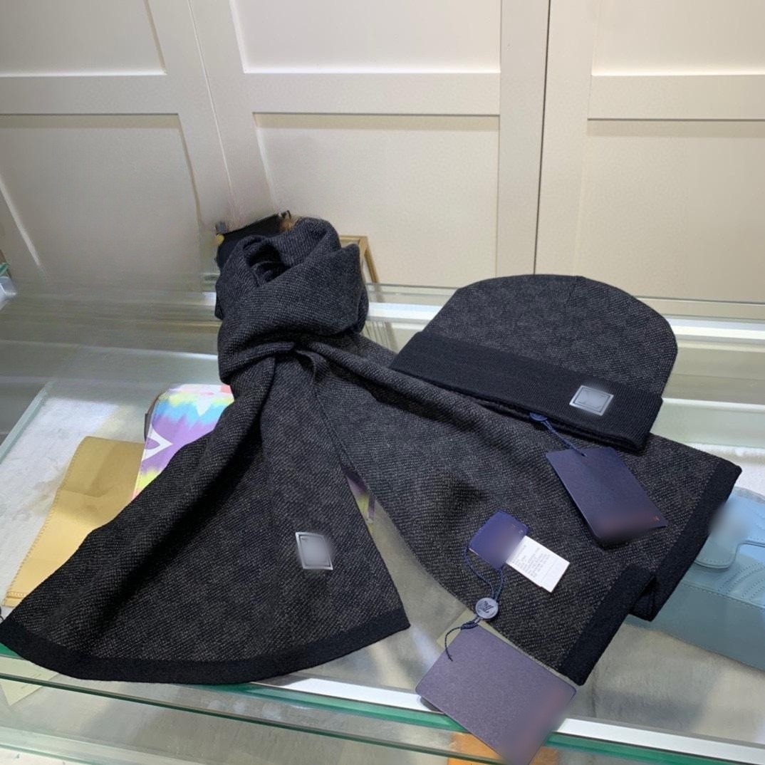 Designer hats Men&#039;s and women&#039;s beanie fall/winter thermal knit hats men women pink red black classic style With box high quality trian-image-877891022