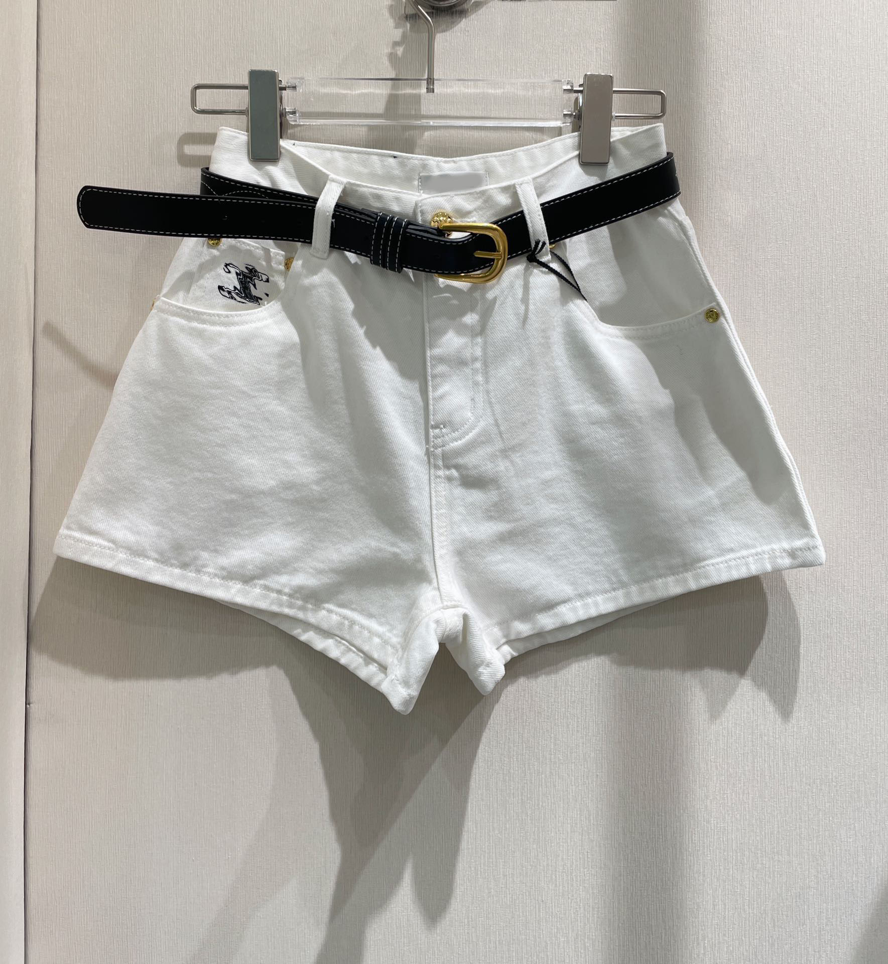 

2023 Women Luxury Design Denim Embroidery Shorts With Leather Belt Casual High Waist Pocket Shorts Pants, White