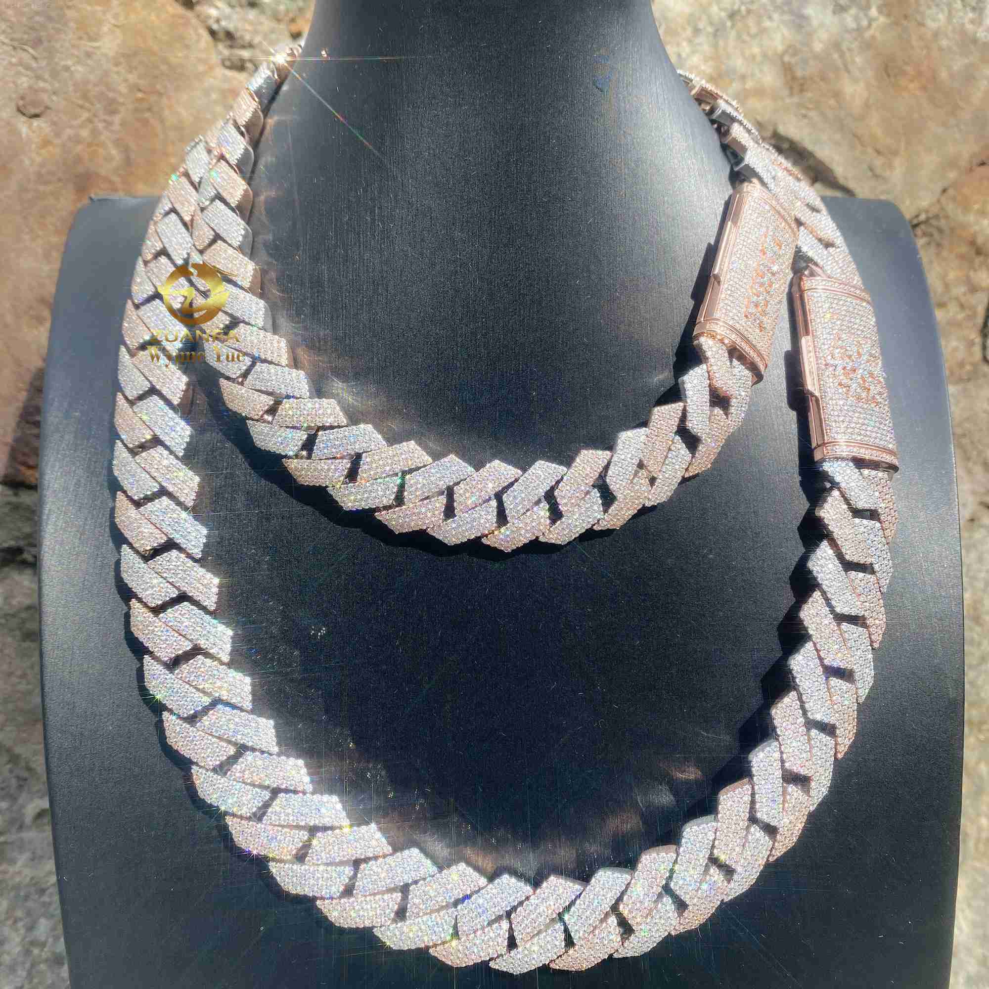 

Hand Setting 18mm/20mm 4 Row Two Tone Bussdown Flawless Moissanite Miami Cuban Link Chain