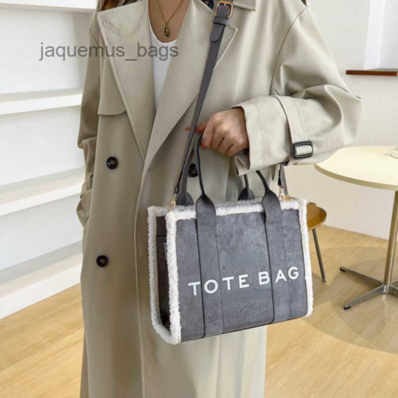 

THE Tote bags Women's Fashion Handbags Advanced Texture Totes Famous Designer Crossbody Shoulder Bag Soft Cashmere for Winter Viviennewestwood, Red