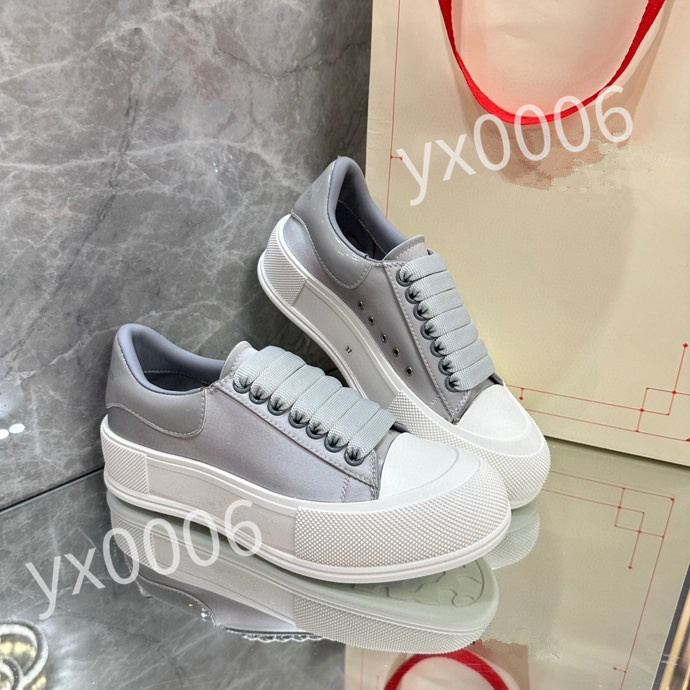 

2023 Top Hot Designer men causal shoes fashion woman canvas leather lace up platform sole sneakers white black mens womens letter 35-46, 03
