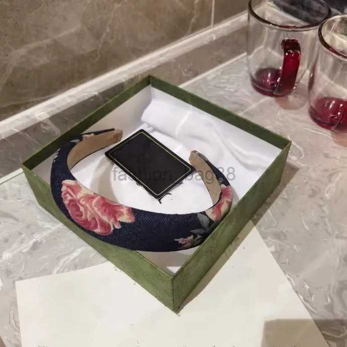 

2Colors INS G-Letter Designers Headbands With Red Flower Design Luxury Headband Fashion Girls Hair Hoops For Sports Party Street HairJewelry