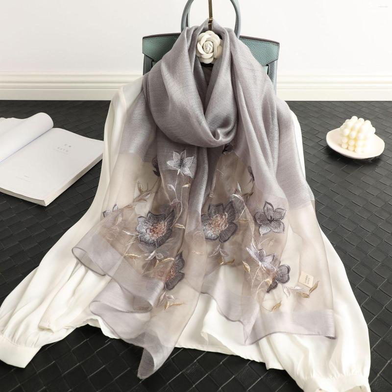 

Scarves Muslim Hijab For Lady Autumn Silk Wool Scarf Embroidered Shawls Wraps Women Fashion Cachecol Feminino Mantilla