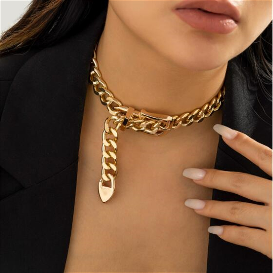

Euramerican punk exaggerated belt buckle Cuban thick neck necklace Women's retro heavy metal thick chain short necklace AE985
