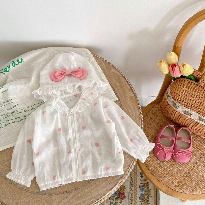 

Jackets Baby Thin Coat 2023 Summer Infants Love Printed Hooded Sunscreen Clothes Breathable Casual Simple Sweet Shirt Small, Creamy-white