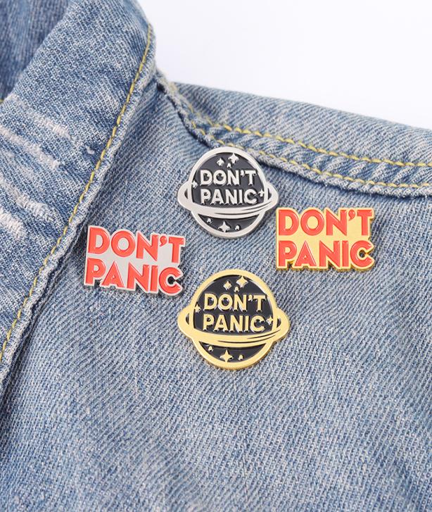 

Don039t Panic Enamel Pins Custom Golden Silver Planet Brooch Lapel Badge Bag Cartoon Simple fashion Jewelry Friends Gifts9011237